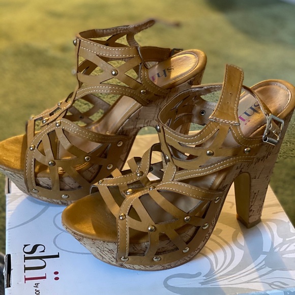 Shoes - Picture 3 of 3